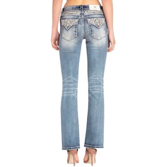 New Miss Me 33.5” Slim Boot With Pearl Flap Jeans - Picture 3 of 10